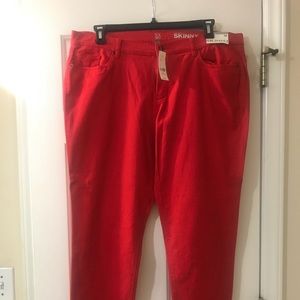 NY & Co low rise skinny jean in Red